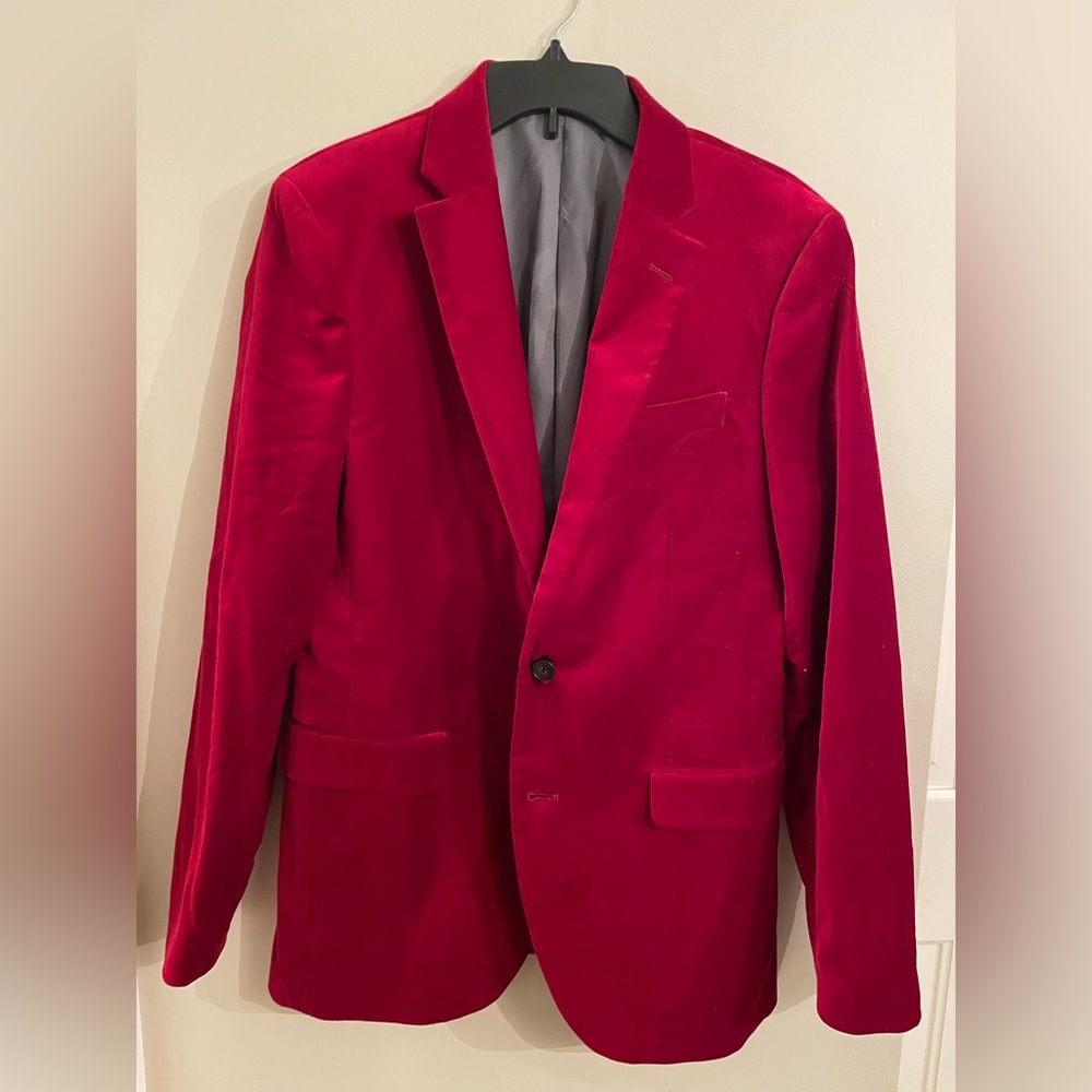 Red velvet men’s sport coat